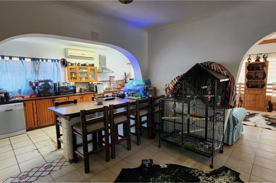 4 Bedroom Property for Sale in Bergzicht Western Cape